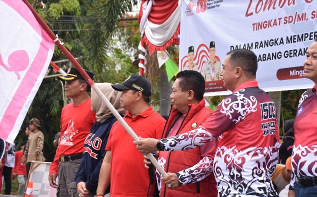 Bupati Lepas Lomba Gerak Jalan Hari Pramuka