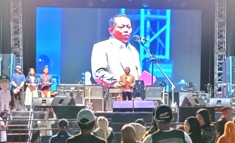 Malam Puncak Pesta Rakyat Dengan Hiburan