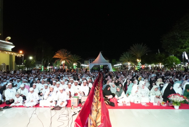 Ribuan Warga Hadiri Penceramah Ust. Das’ad Latif