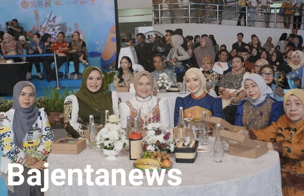 KETUA DEKRANASDA KAPUAS HADIR PEMBUKAAN WISATA FESTIVAL