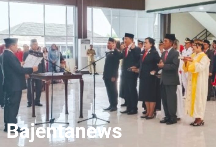 BUPATI LANTIK 104 PNS DILINGKUNGAN PEMDA KAPUAS