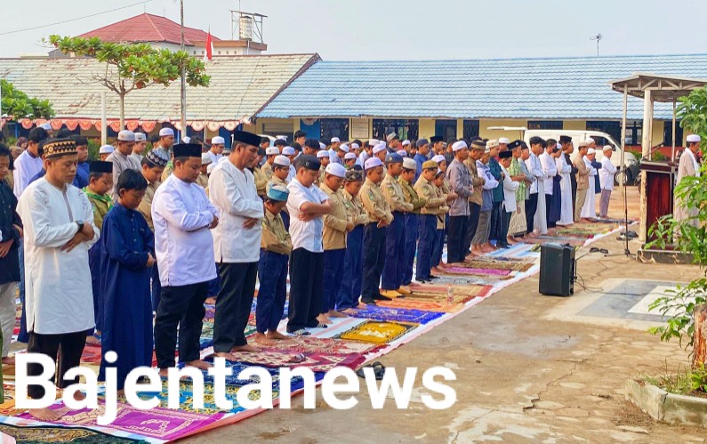 WARGA MUHAMMADIYAH LAKSANAKAN SHOLAT ZISTISQA